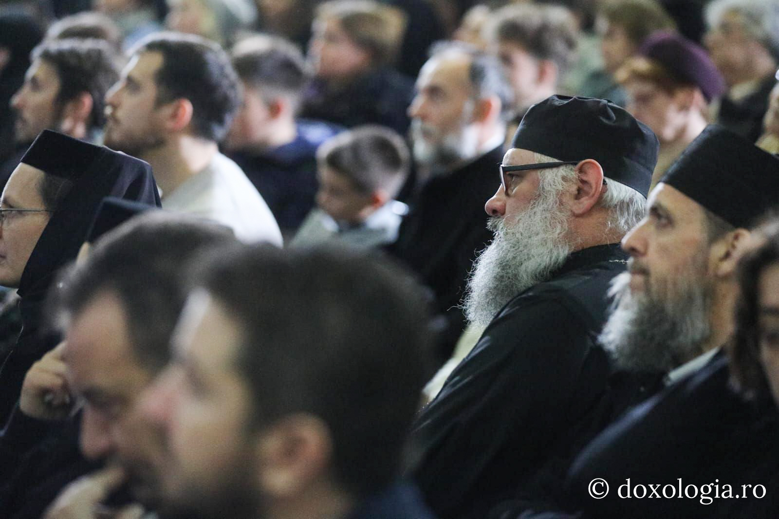 Părintele Efrem Vatopedinul a conferențiat la Iași, în cadrul Festivalului „Quo Vadis”