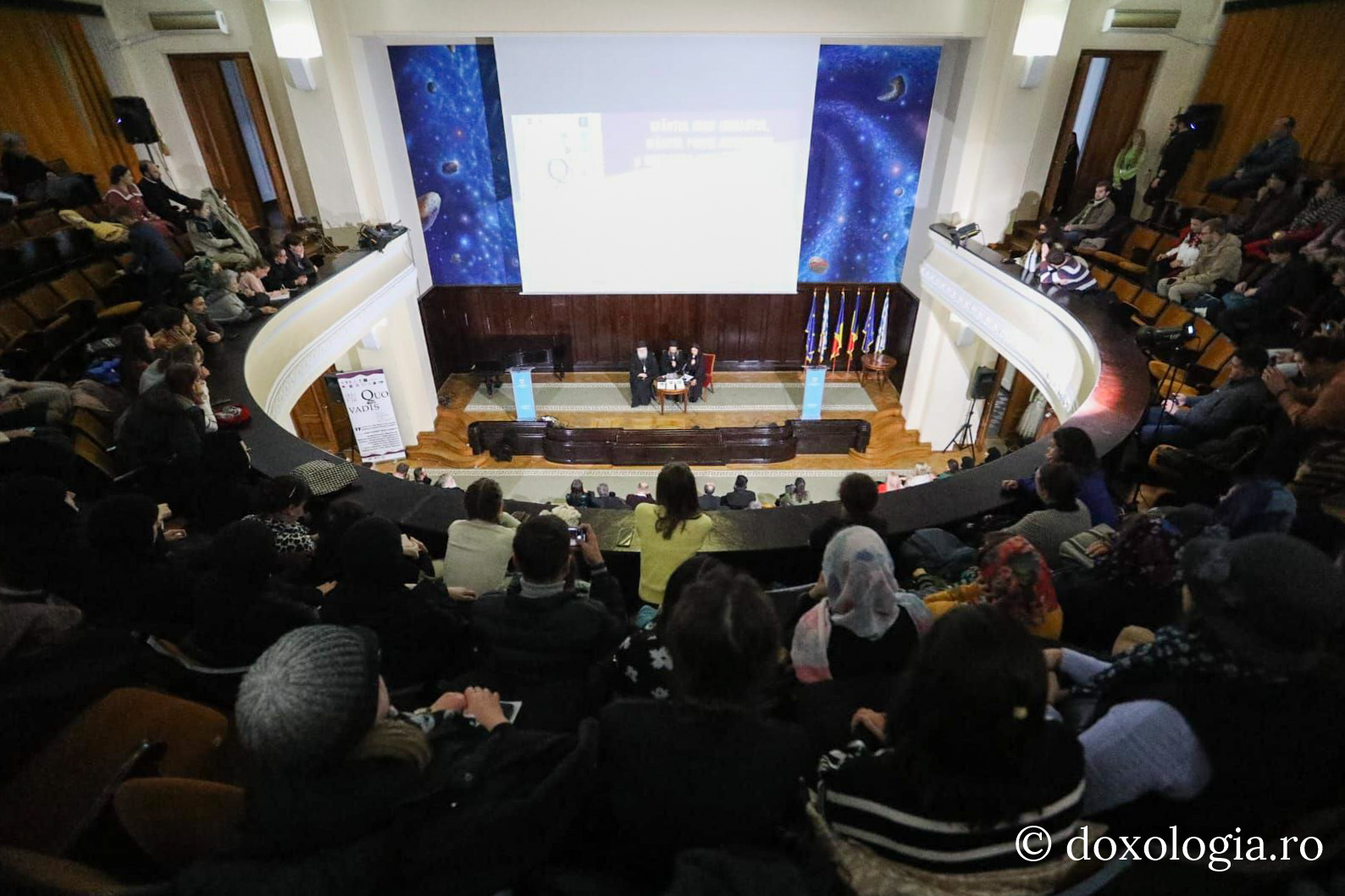 Părintele Efrem Vatopedinul a conferențiat la Iași, în cadrul Festivalului „Quo Vadis”