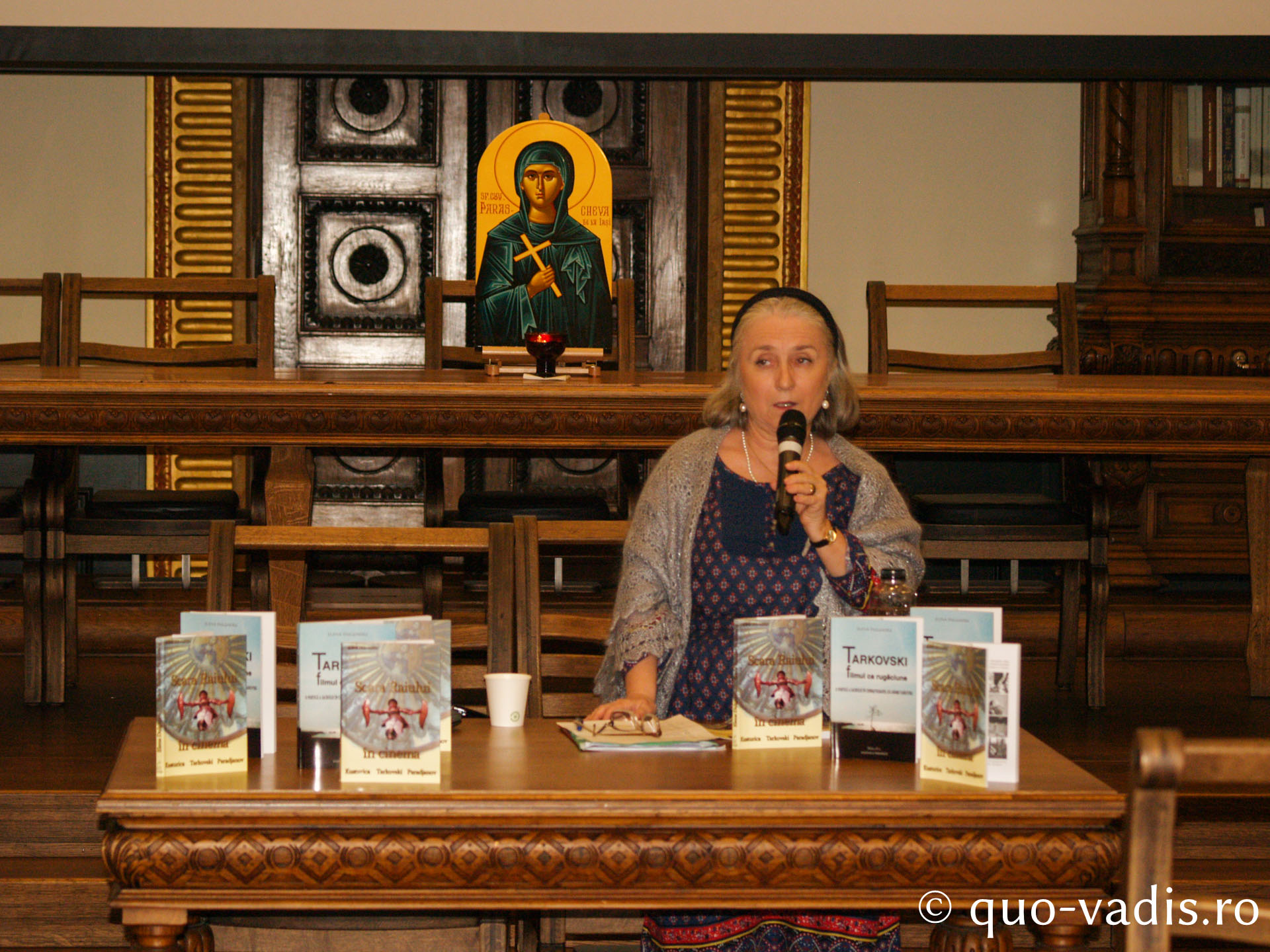 Proiecția filmului artistic Culoarea rodiei