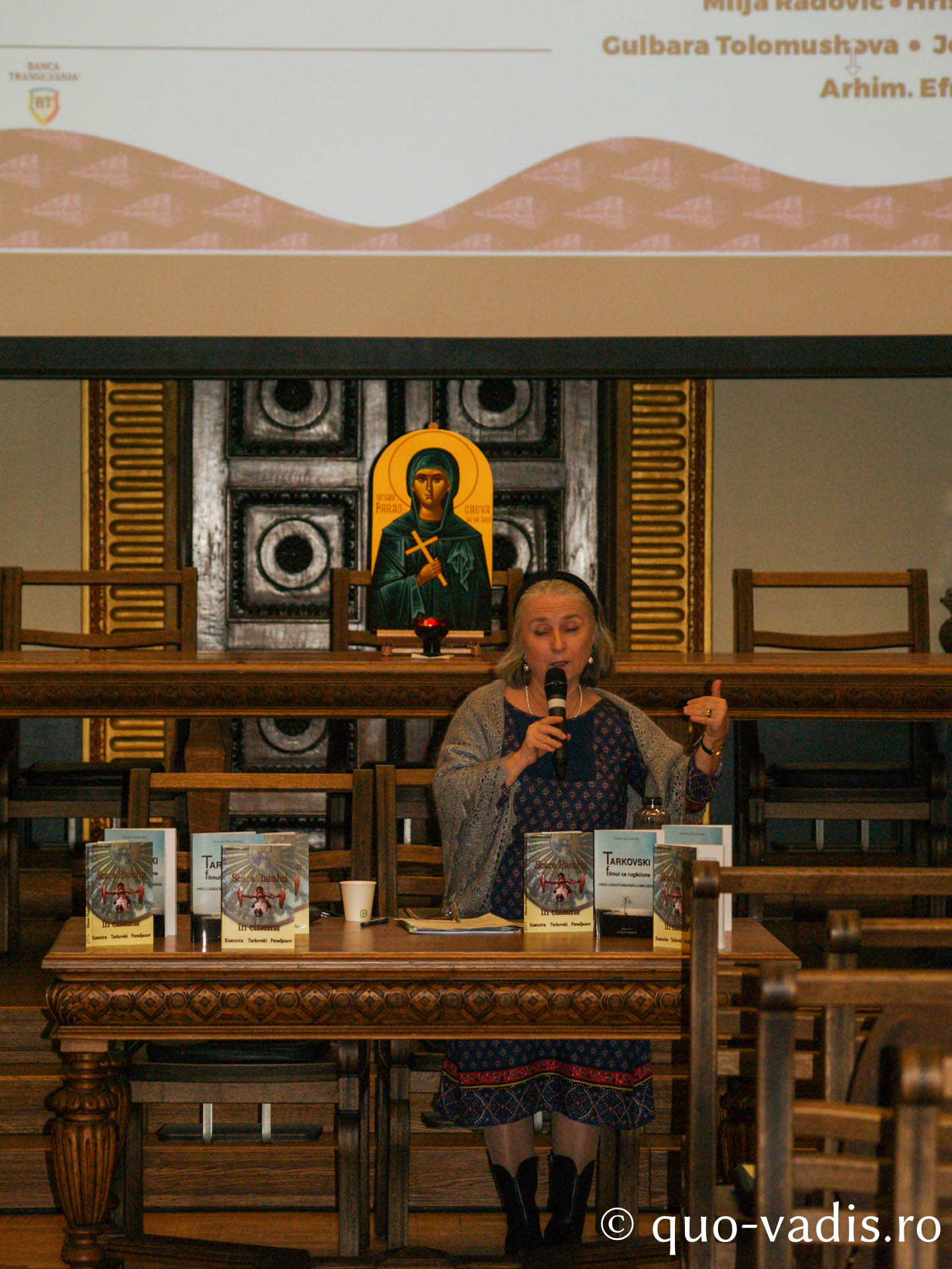 Proiecția filmului artistic Culoarea rodiei