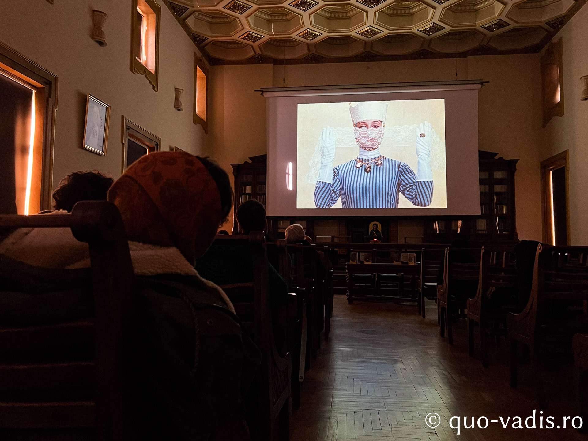 Proiecția filmului artistic Culoarea rodiei