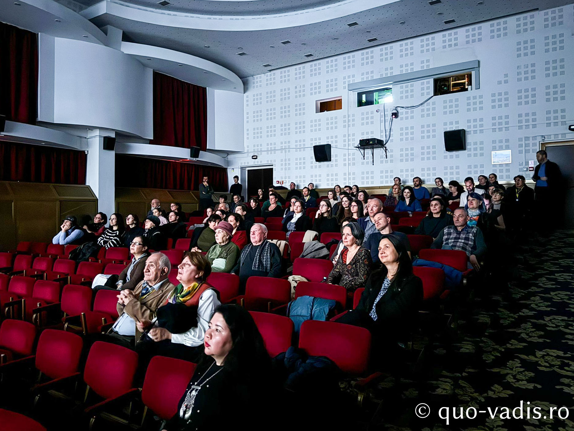 Proiecția filmului artistic Darul lui Dumnezeu (Kîrgîzstan), în prezența regizoarei Asel Zhuraeva