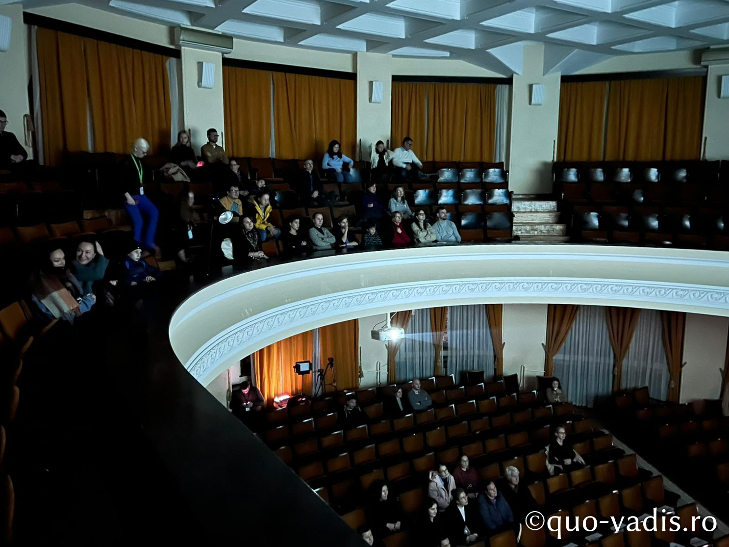 Proiecția filmului docudramă Sfântul Iosif Isihastul (Grecia, regizori Alexandros Foteinos and Yiannis Traganidas), Sala Aula Magna Mihai Eminescu