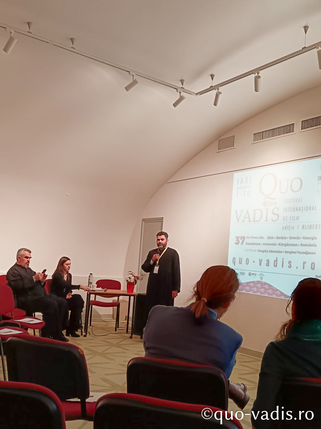 Proiecția filmului Martirul Unirii. Sfântul Preot Mucenic Alexandru din Basarabia, prezintă pr. George Aniculoaie