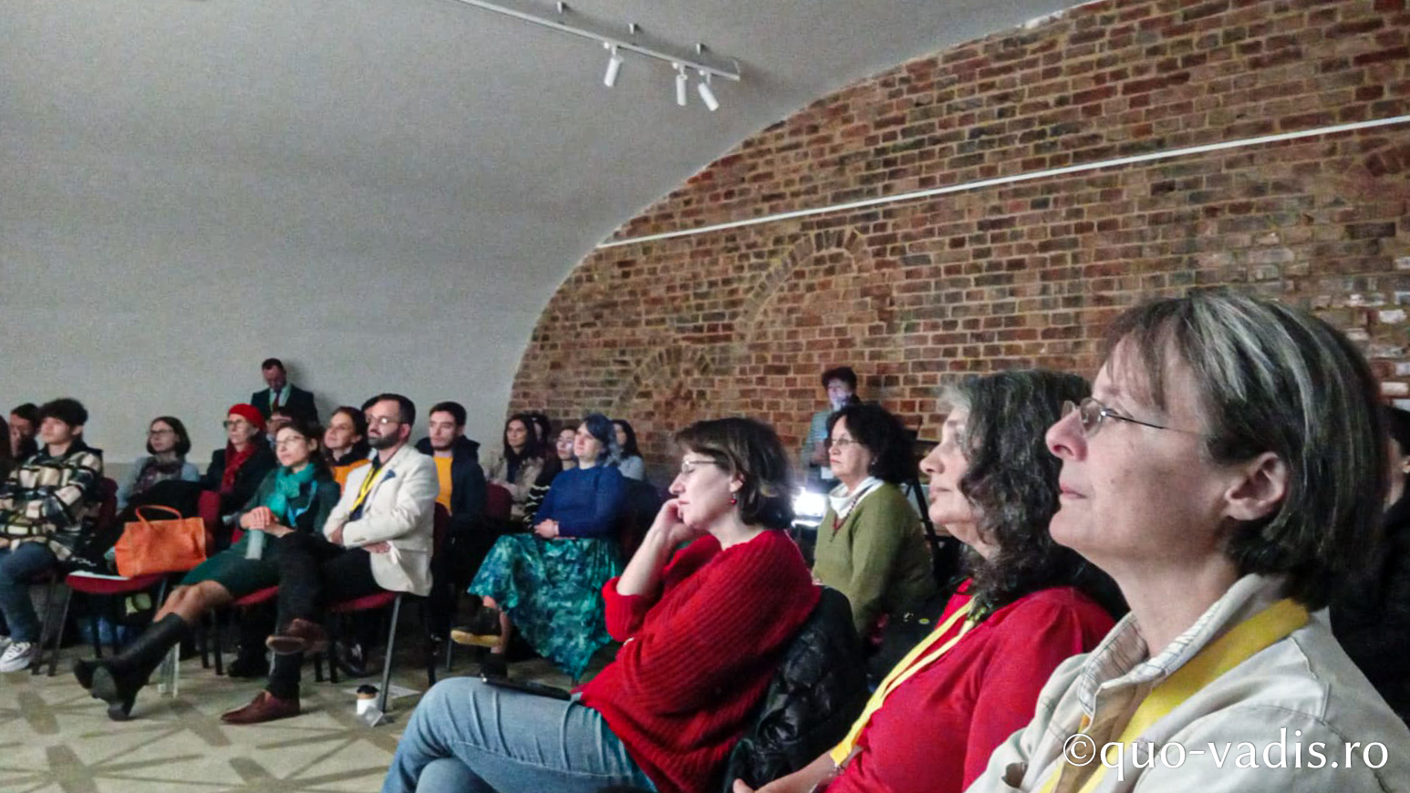 Proiecția filmului documentar Metanie dinaintea Crucii (România), în prezența regizoarei Cristina Chirvasie, Sala Palatul Braunstein Iași