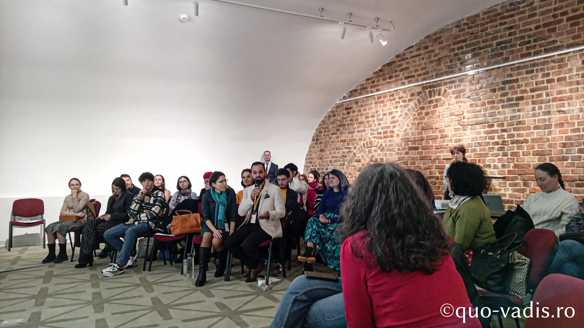 Proiecția filmului documentar Metanie dinaintea Crucii (România), în prezența regizoarei Cristina Chirvasie, Sala Palatul Braunstein Iași