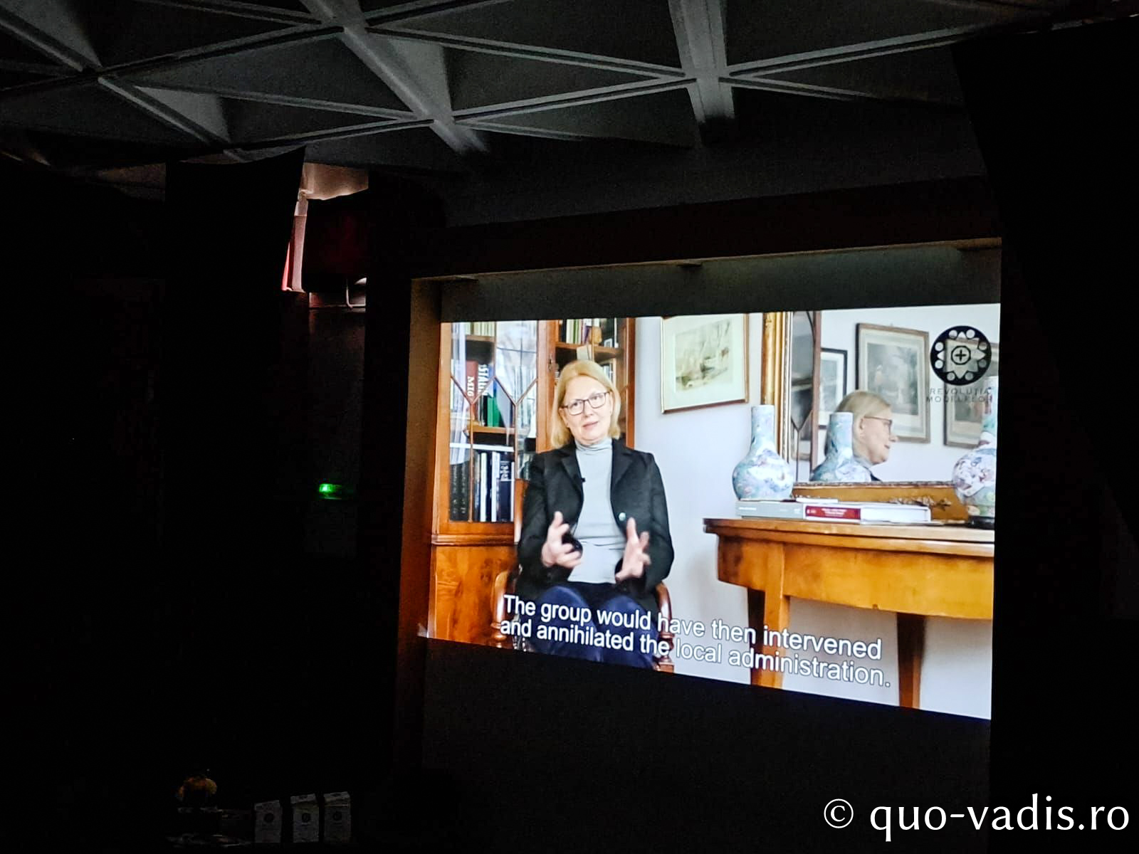 Proiecția filmului documentar Omul care umblă cu scara (România), în prezența regizoarei Cristina Chirvasie