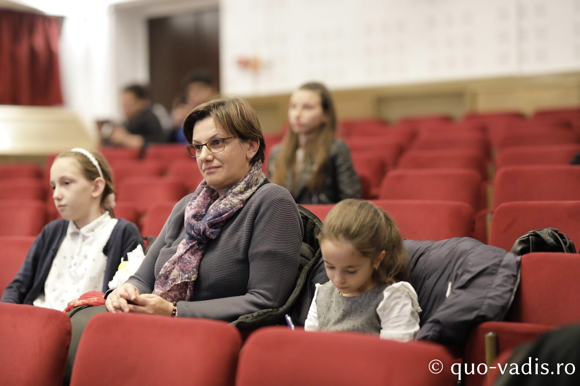 Proiecția filmului docudramă „Sfântul Nicolae. Chipul blândeții”