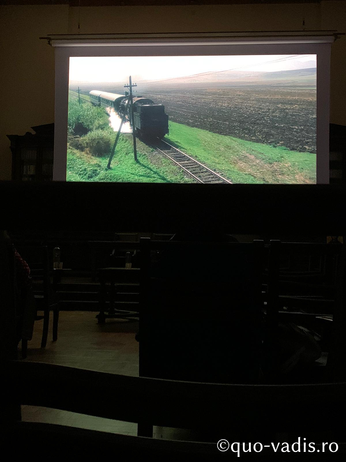 Proiecția filmului artistic Undeva în Est (România), în prezența regizorului Nicolae Mărgineanu, Sala Iustin Moisescu