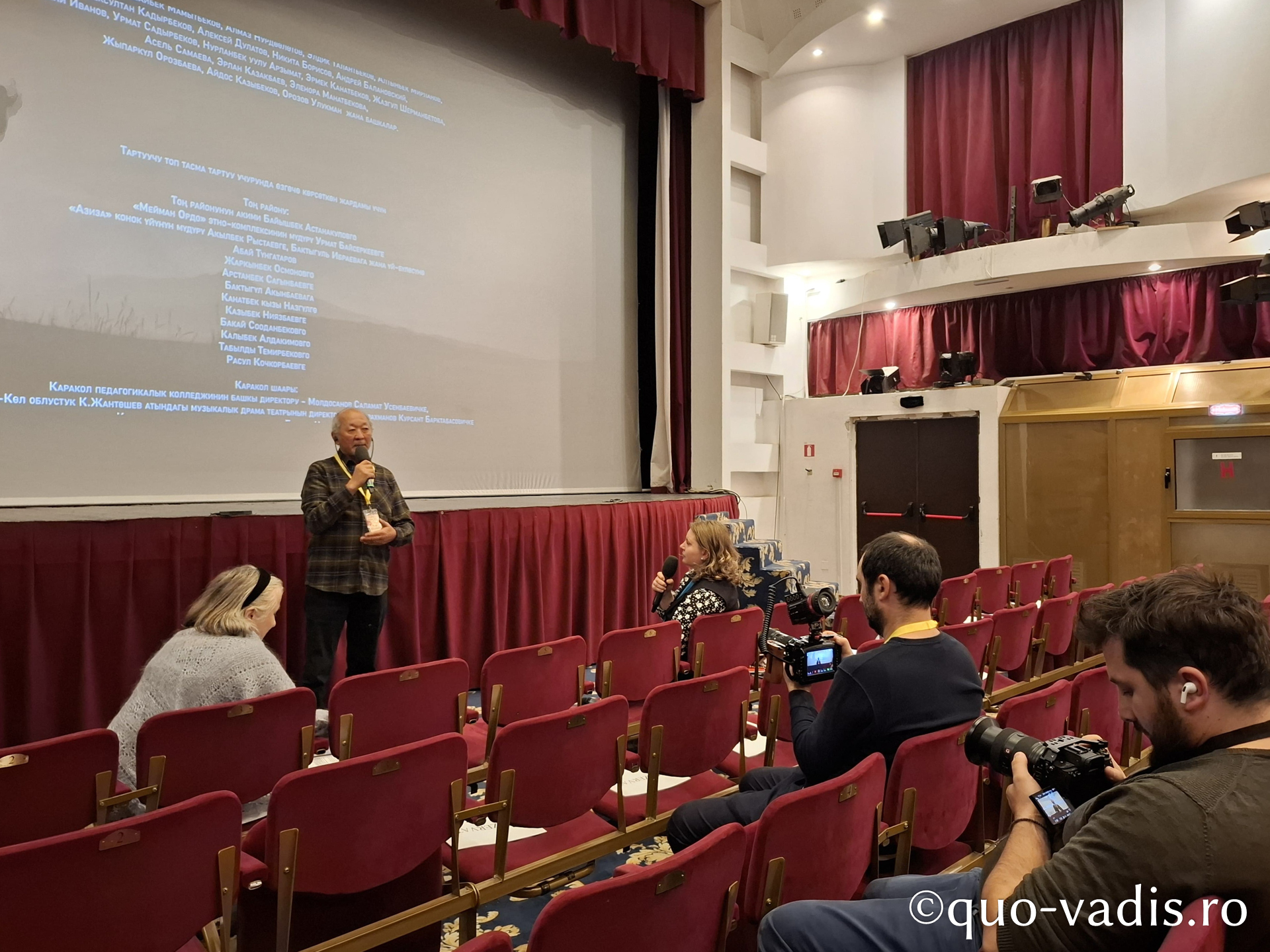 Proiecția filmului artistic Rapsodul (Kîrgîzstan), în prezența regizorului Ernest Abdyzhaparov, Sala Ateneul Național din Iași  La Iași are loc în perioada 7-10 noiembrie prima ediție a Festivalul Internațional de Film „Quo Vadis” quo-vadis.ro #FestivalulQuoVadis