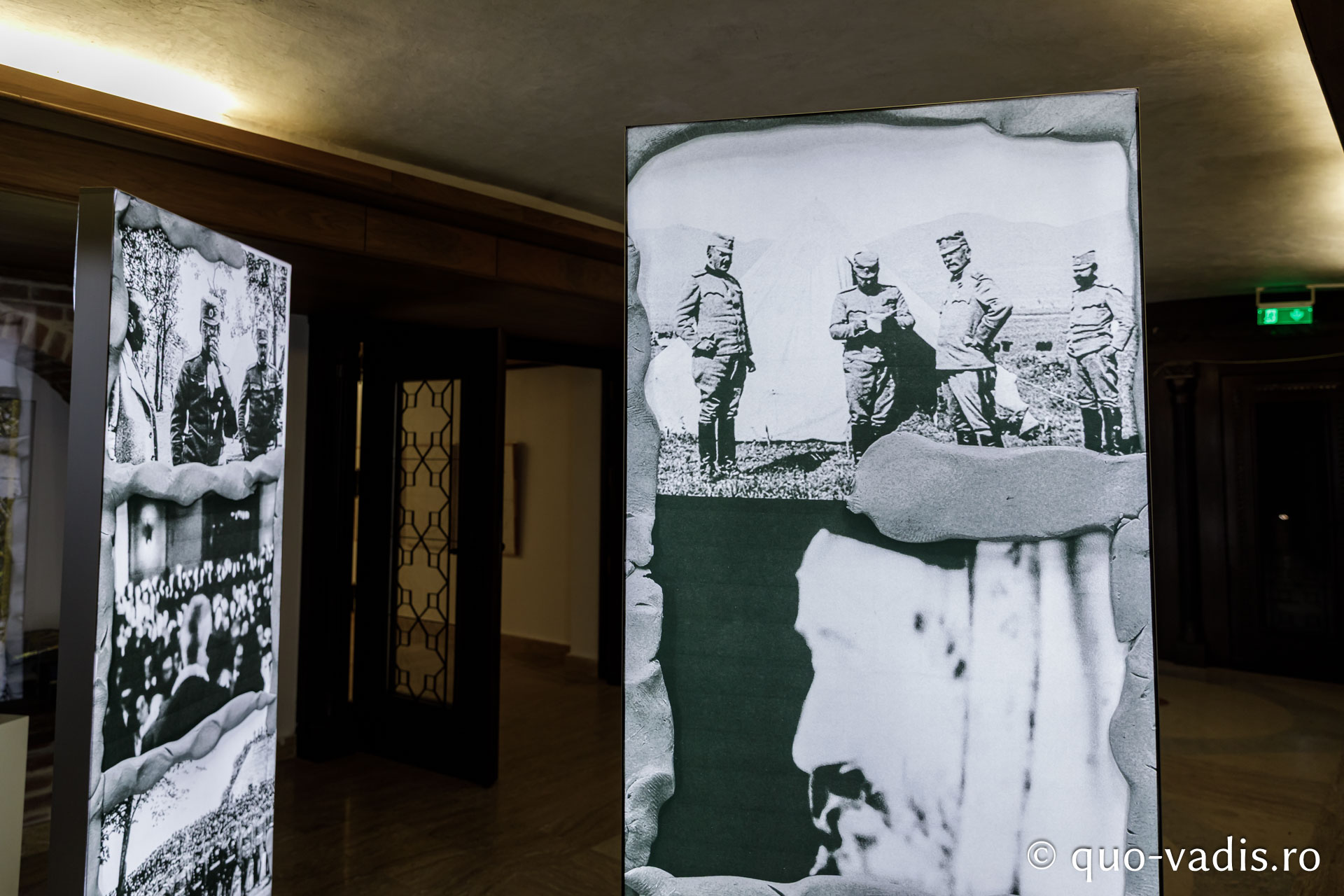 Vernisajul Expoziției de fotografii „Reîncadrând spațiul. Filmul ca istorie.” / Foto: Oana Nechifor