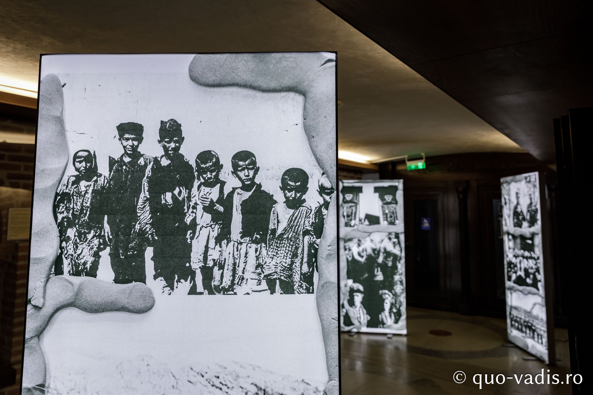 Vernisajul Expoziției de fotografii „Reîncadrând spațiul. Filmul ca istorie.” / Foto: Oana Nechifor