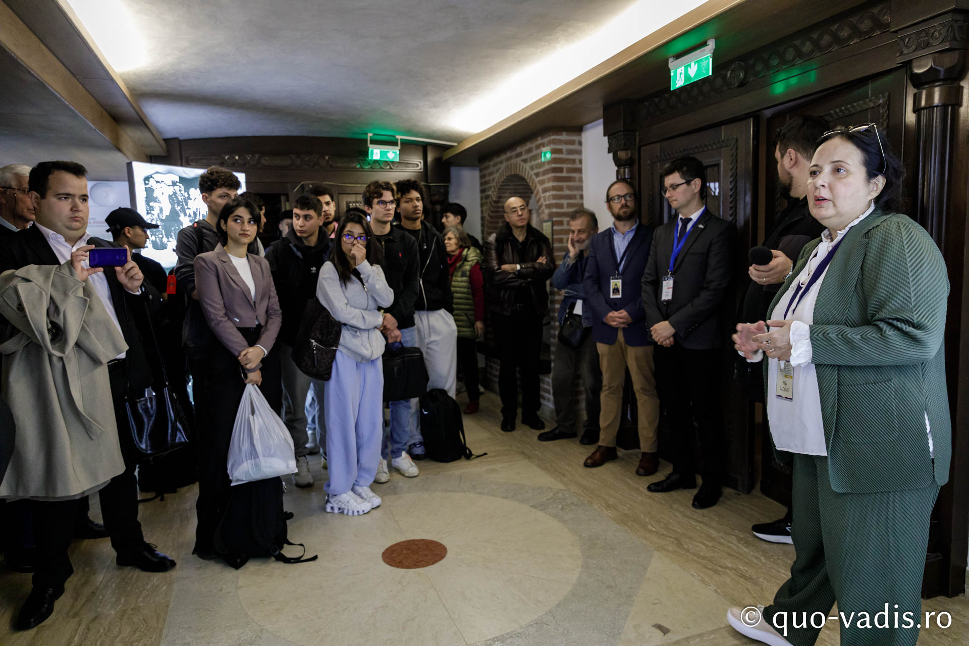Vernisajul Expoziției de fotografii „Reîncadrând spațiul. Filmul ca istorie.” / Foto: Oana Nechifor