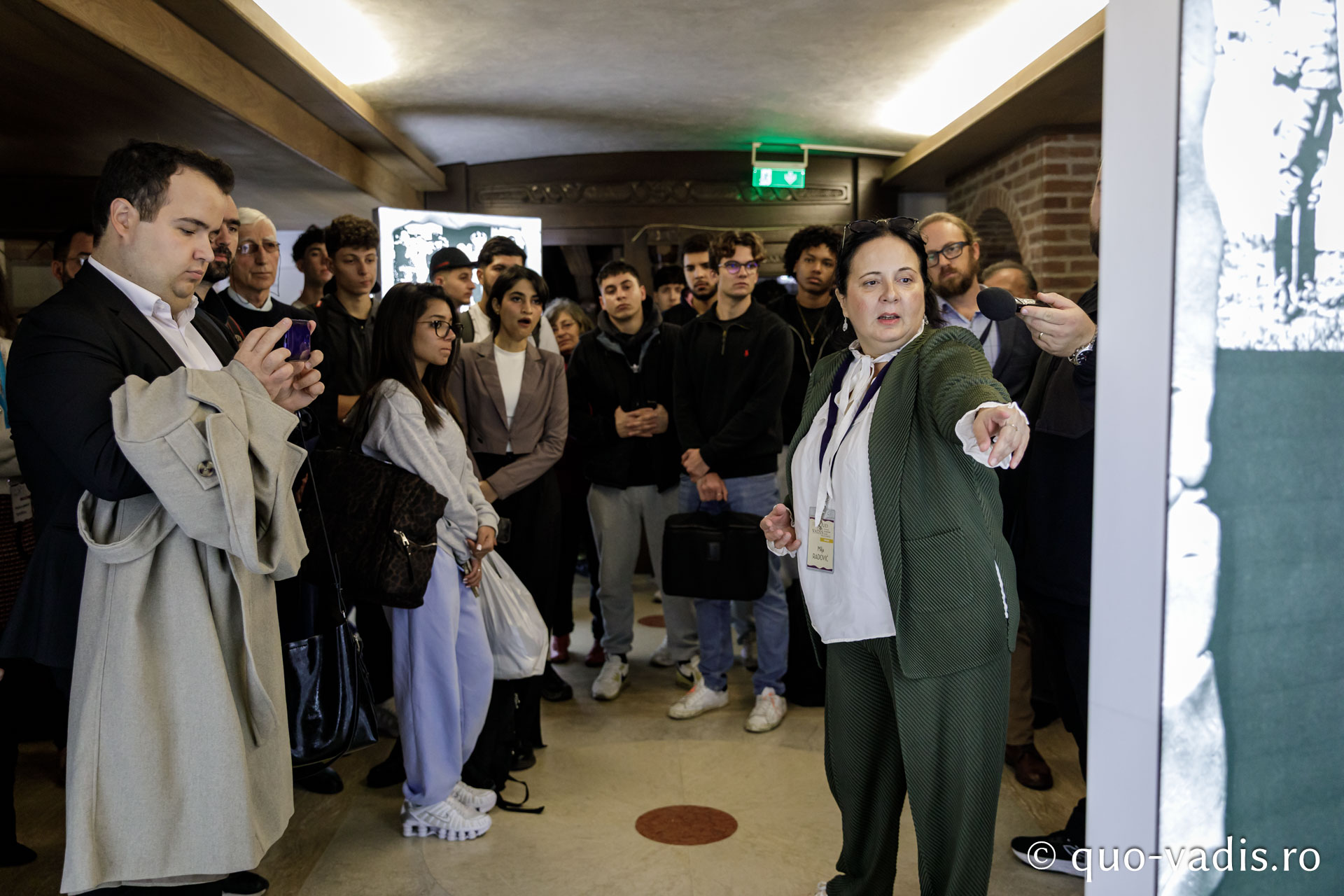 Vernisajul Expoziției de fotografii „Reîncadrând spațiul. Filmul ca istorie.” / Foto: Oana Nechifor