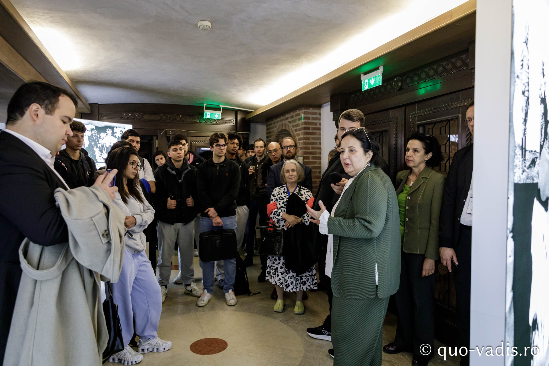 Vernisajul Expoziției de fotografii „Reîncadrând spațiul. Filmul ca istorie.” / Foto: Oana Nechifor