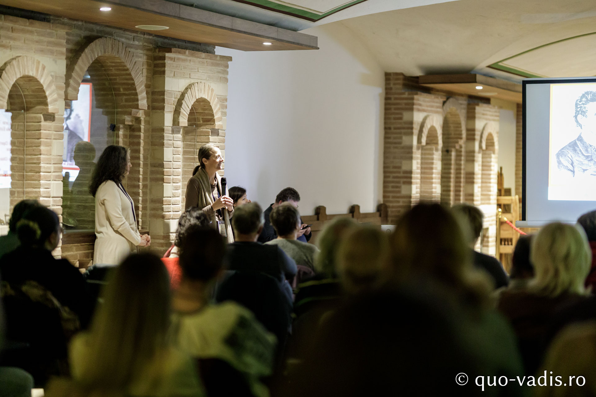 Proiecția filmelor În căutarea Cernăuțiului lui Ciprian și Părintele Iraclie Porumbescu / Foto: Oana Nechifor