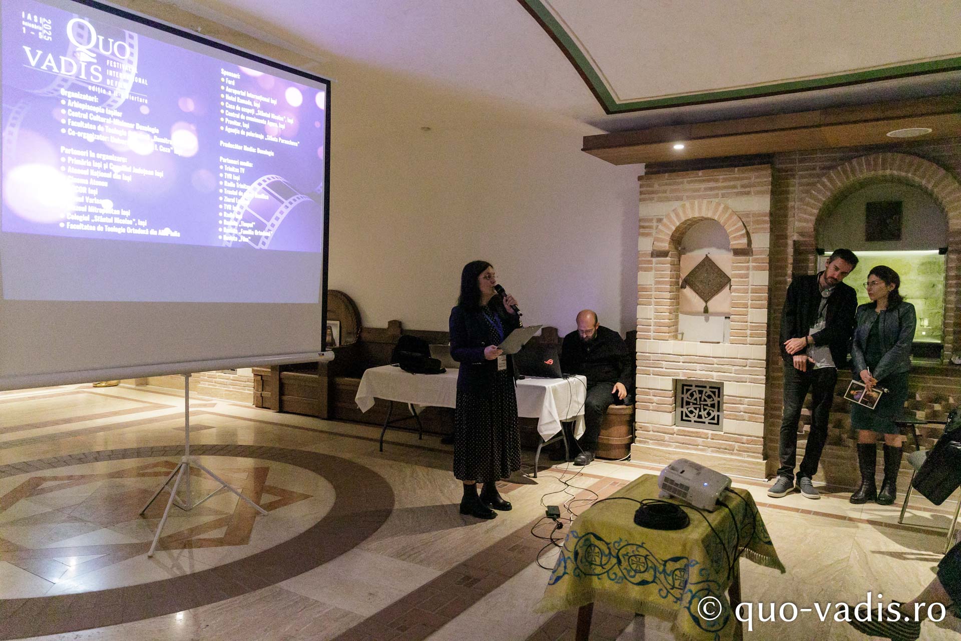 Proiecția filmului „Muntele Schimbării la Față. Sfântul Sava al Serbiei” / Foto: pr. Silviu Cluci