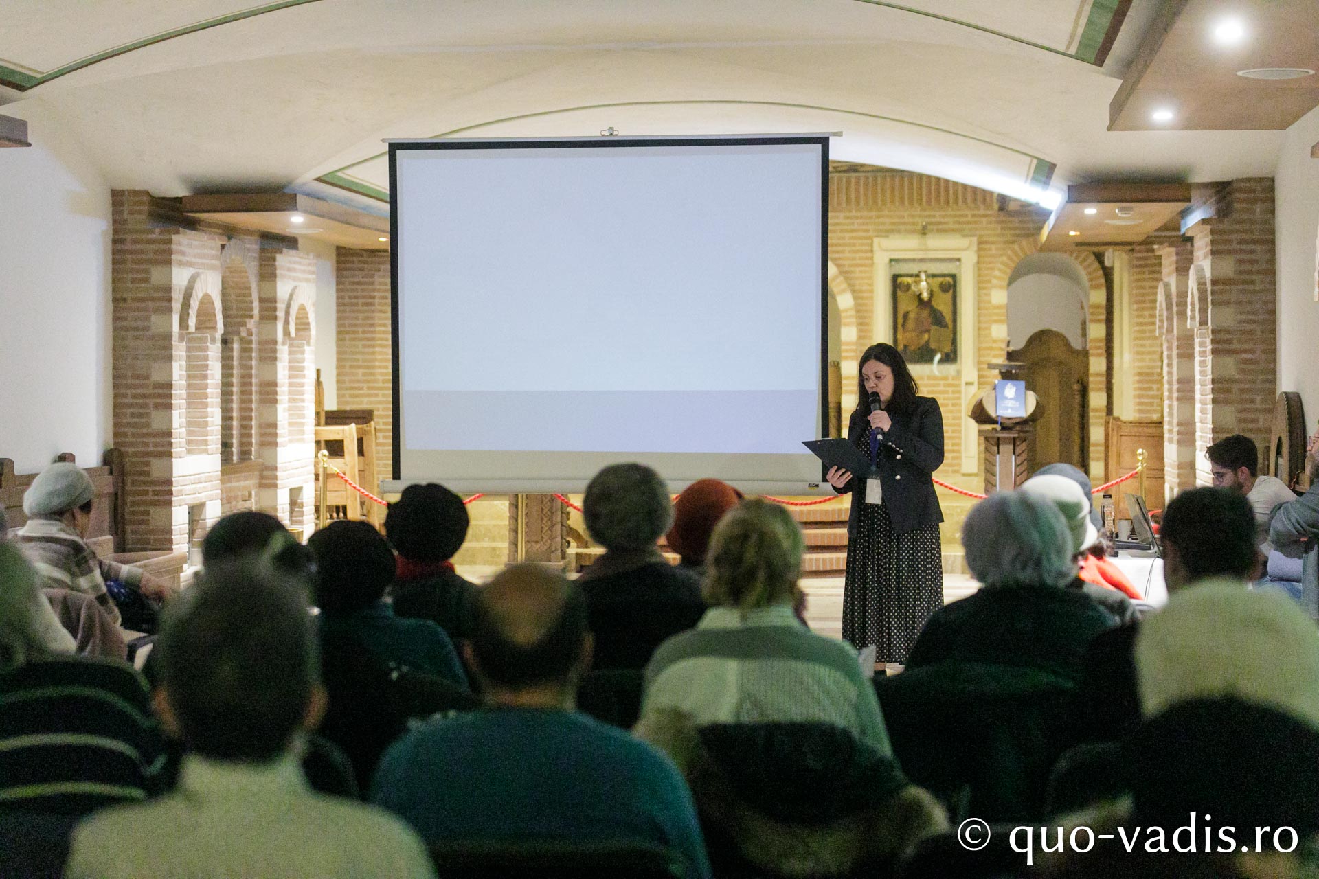 Proiecția filmului „Un înger în trup. Sfântul Ioan al Shanghaiului” / Foto: pr. Silviu Cluci
