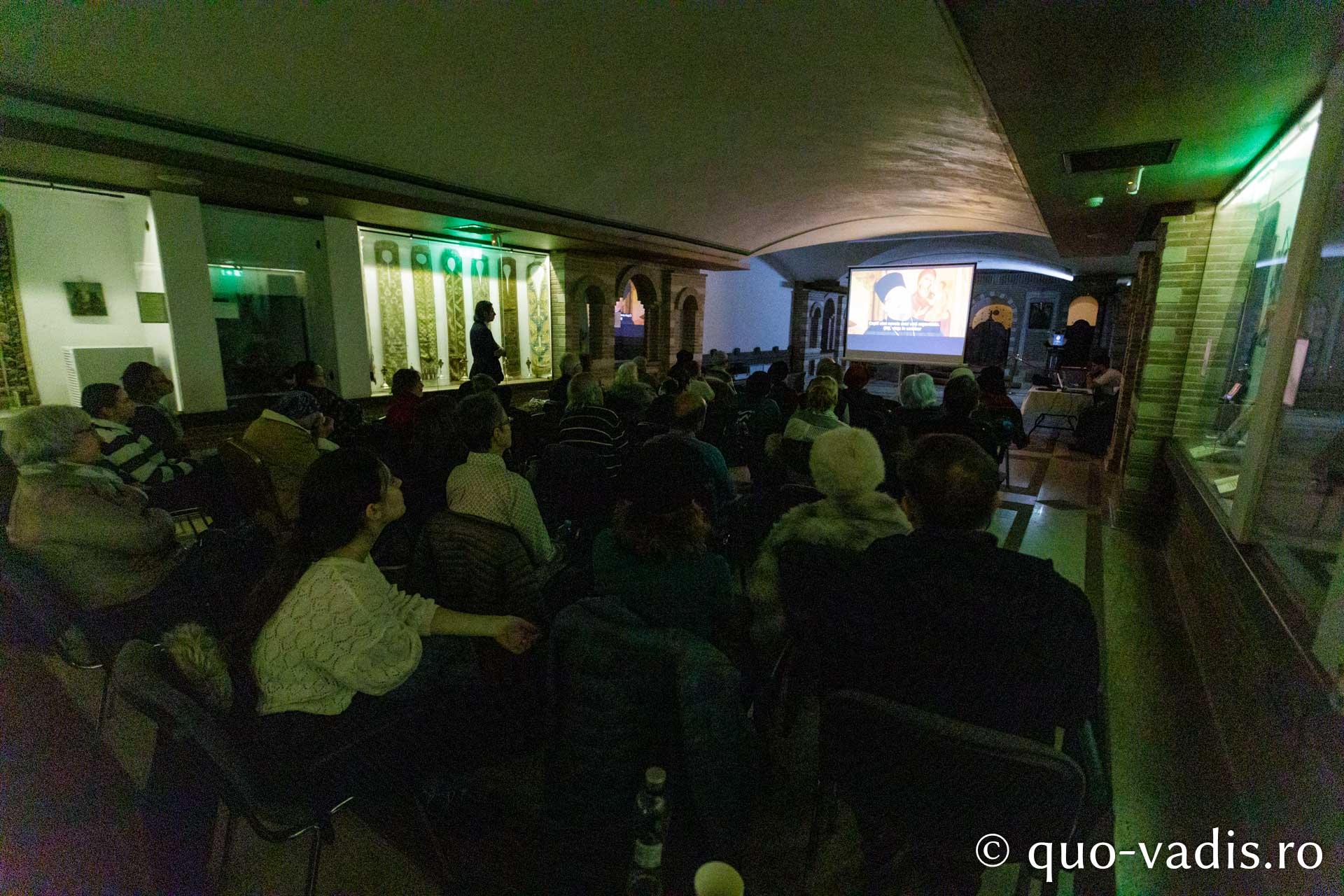 Proiecția filmului „Un înger în trup. Sfântul Ioan al Shanghaiului” / Foto: pr. Silviu Cluci