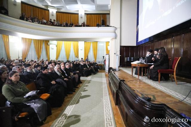 Părintele Efrem Vatopedinul a conferențiat la Iași, în cadrul Festivalului „Quo Vadis”