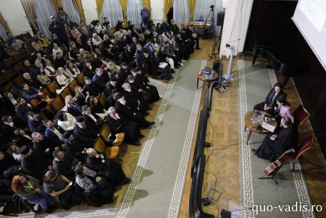 Jonathan Jackson în dialog cu Părintele Răzvan Ionescu: O întâlnire de suflet la Festivalul „Quo Vadis” de la Iași