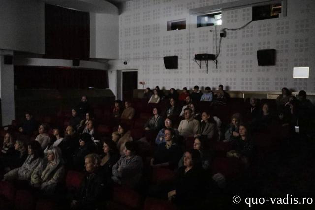 Proiecția filmului O Cruce în pustie. Sfânta Cuvioasă Parascheva