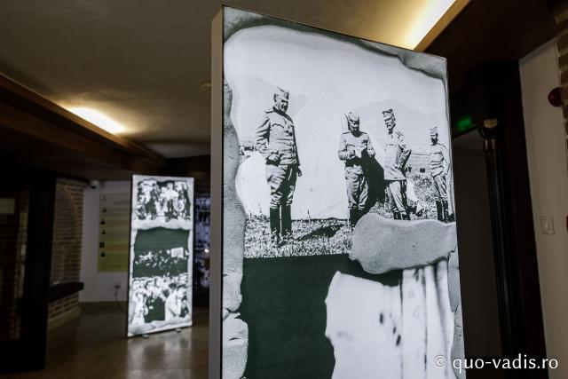 Vernisajul Expoziției de fotografii „Reîncadrând spațiul. Filmul ca istorie.” / Foto: Oana Nechifor
