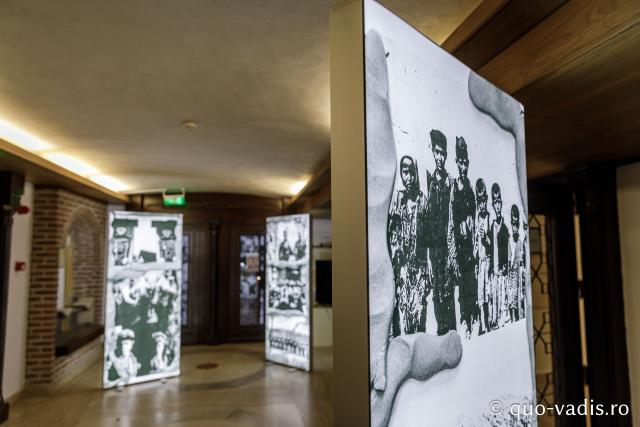 Vernisajul Expoziției de fotografii „Reîncadrând spațiul. Filmul ca istorie.” / Foto: Oana Nechifor