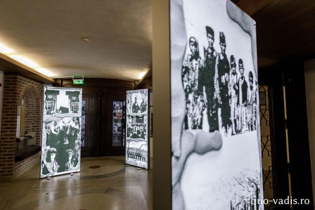Vernisajul Expoziției de fotografii „Reîncadrând spațiul. Filmul ca istorie.” / Foto: Oana Nechifor