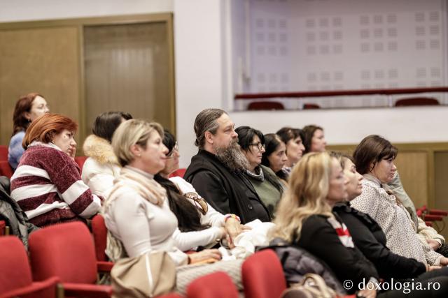 Ateneul Tătărași, gazda pentru zeci de spectatori în cea de-a doua zi a festivalului
