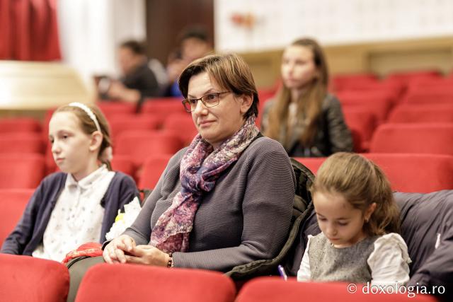 Ateneul Tătărași, gazda pentru zeci de spectatori în cea de-a doua zi a festivalului