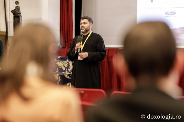 Ateneul Tătărași, gazda pentru zeci de spectatori în cea de-a doua zi a festivalului