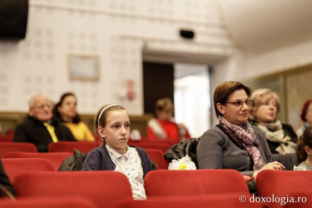 Ateneul Tătărași, gazda pentru zeci de spectatori în cea de-a doua zi a festivalului