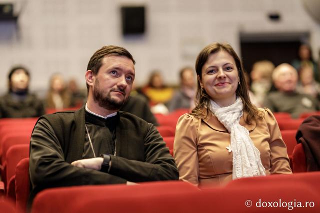 Ateneul Tătărași, gazda pentru zeci de spectatori în cea de-a doua zi a festivalului
