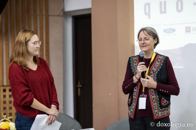Proiecția filmului documentar Cămașa de duminică (România), în prezența regizoarei Cristina Chirvasie (Casa de cultură Mihai Ursachi din Copou – Sala Diotima)
