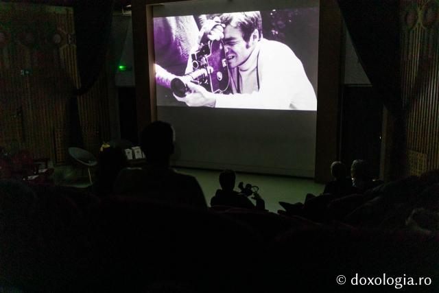 Proiecția filmului documentar Cămașa de duminică (România), în prezența regizoarei Cristina Chirvasie (Casa de cultură Mihai Ursachi din Copou – Sala Diotima)