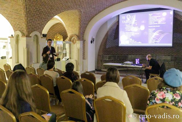 Proiecția filmului Cinci anotimpuri la Robaia