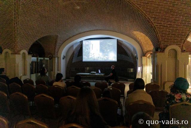 Proiecția filmului Cinci anotimpuri la Robaia