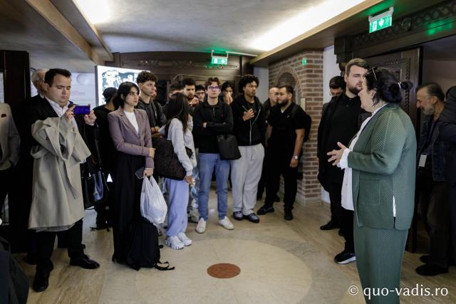 Vernisajul Expoziției de fotografii „Reîncadrând spațiul. Filmul ca istorie.” / Foto: Oana Nechifor