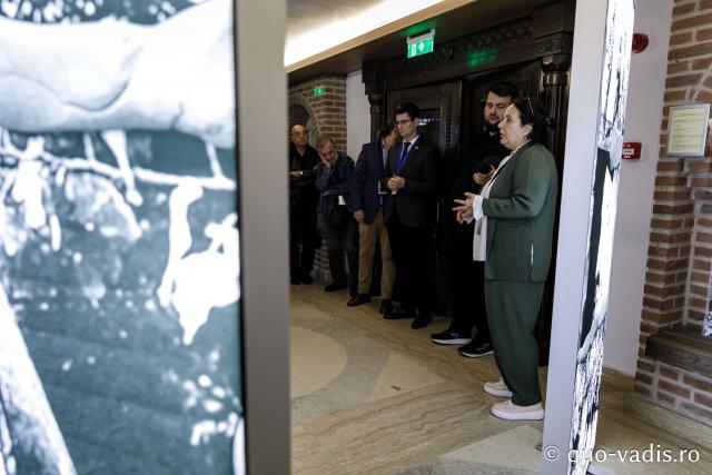 Vernisajul Expoziției de fotografii „Reîncadrând spațiul. Filmul ca istorie.” / Foto: Oana Nechifor