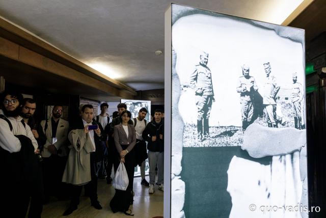 Vernisajul Expoziției de fotografii „Reîncadrând spațiul. Filmul ca istorie.” / Foto: Oana Nechifor