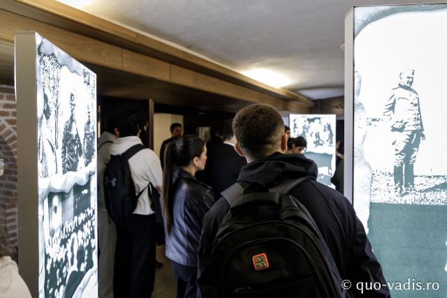Vernisajul Expoziției de fotografii „Reîncadrând spațiul. Filmul ca istorie.” / Foto: Oana Nechifor