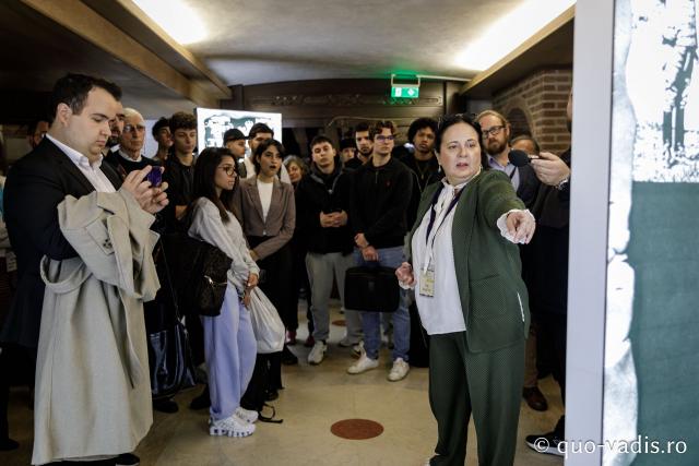 Vernisajul Expoziției de fotografii „Reîncadrând spațiul. Filmul ca istorie.” / Foto: Oana Nechifor