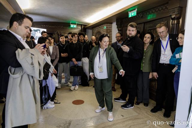 Vernisajul Expoziției de fotografii „Reîncadrând spațiul. Filmul ca istorie.” / Foto: Oana Nechifor