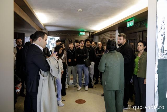 Vernisajul Expoziției de fotografii „Reîncadrând spațiul. Filmul ca istorie.” / Foto: Oana Nechifor