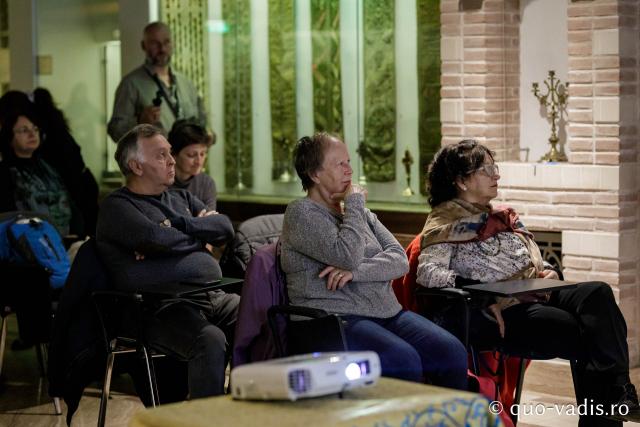 Proiecția filmelor În căutarea Cernăuțiului lui Ciprian și Părintele Iraclie Porumbescu / Foto: Oana Nechifor