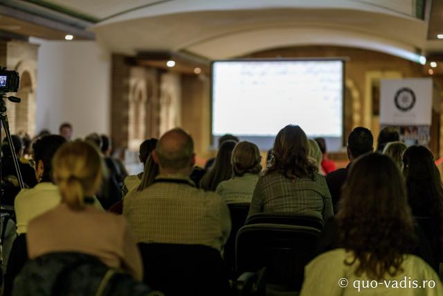 Proiecția filmelor În căutarea Cernăuțiului lui Ciprian și Părintele Iraclie Porumbescu / Foto: Oana Nechifor