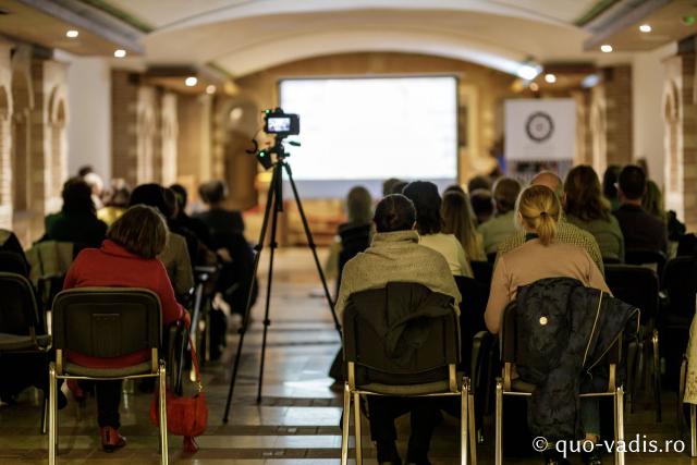 Proiecția filmelor În căutarea Cernăuțiului lui Ciprian și Părintele Iraclie Porumbescu / Foto: Oana Nechifor